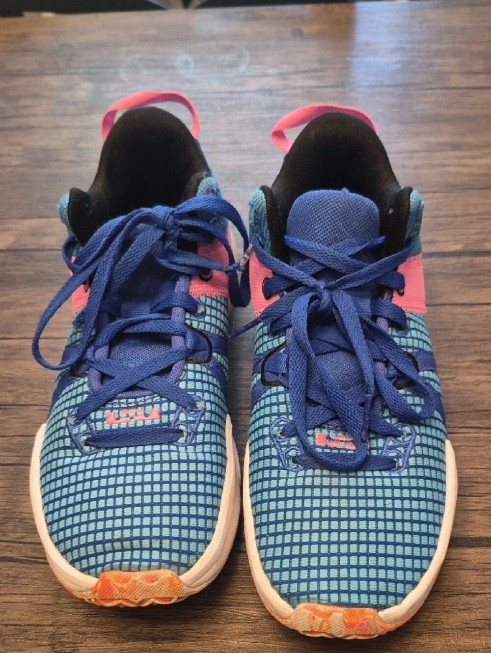 Nike LeBron Witness VII 7 – Sz 7  Boys Basketball Shoes Blue Pink